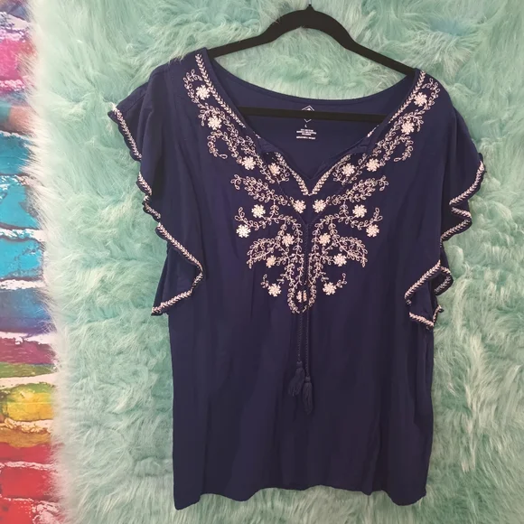 St John's Bay Blue and White Floral Print Short Ruffle Sleeve Top Size L - Picture 3 of 8